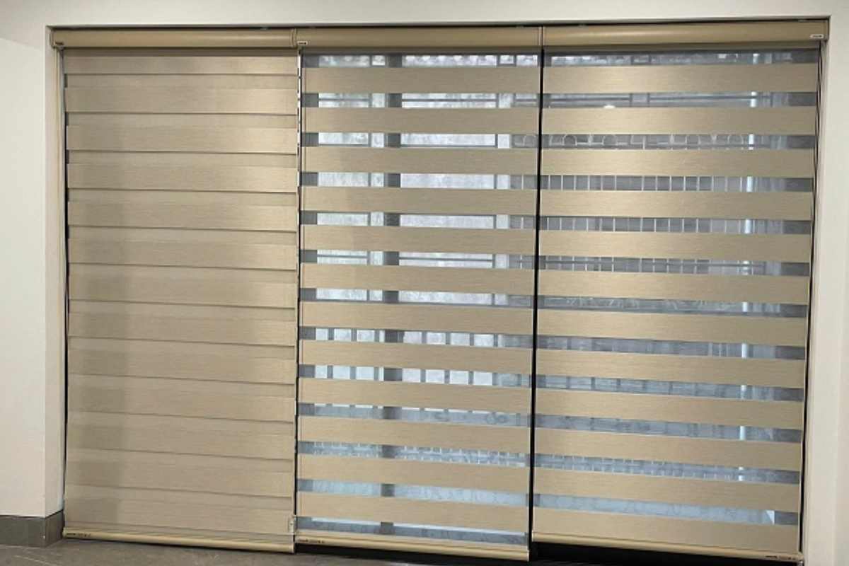 Rèm cầu vồng vàng kem