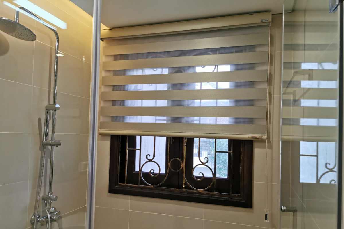 Rèm cầu vồng vàng kem