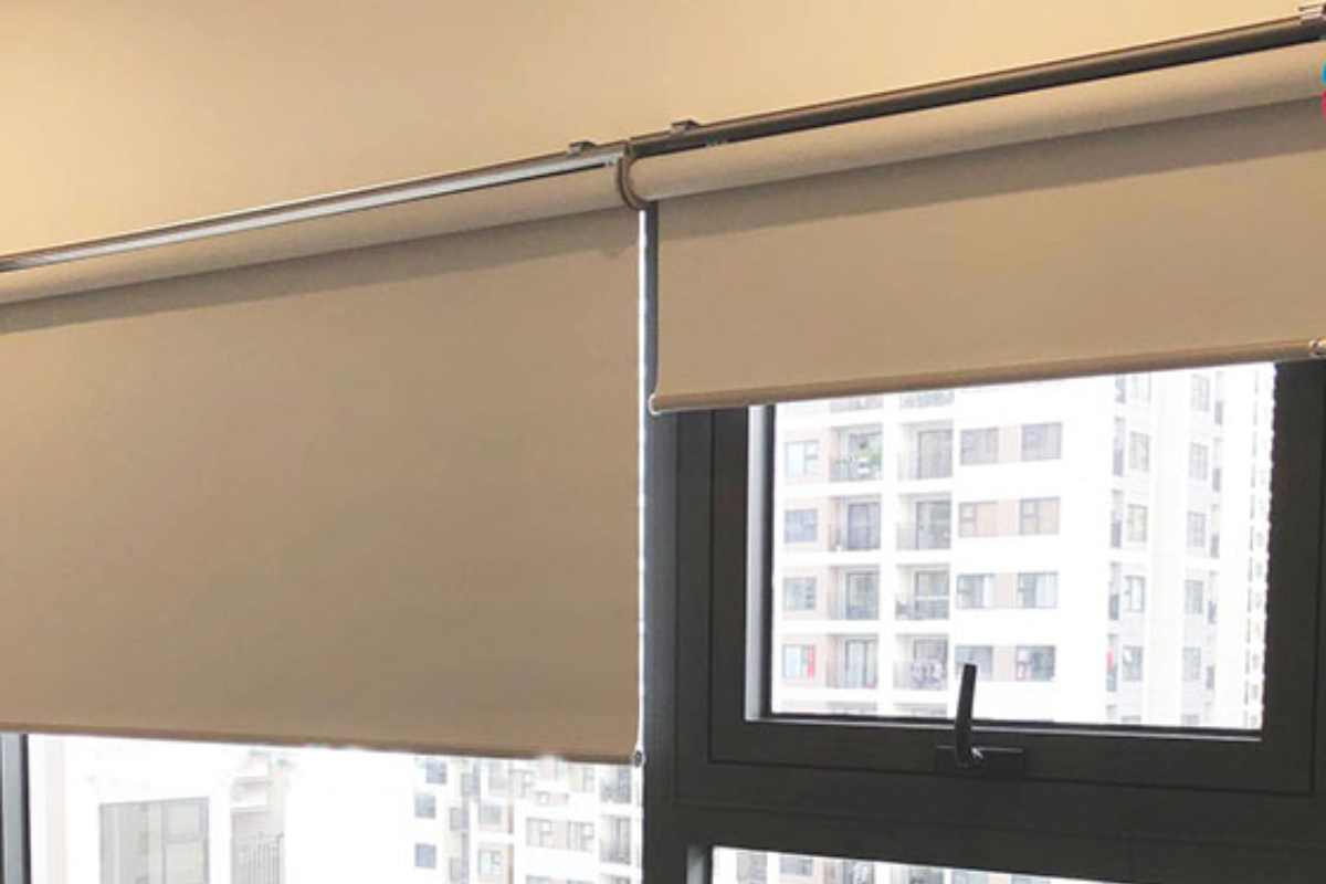 Rèm cuốn vải trơn be