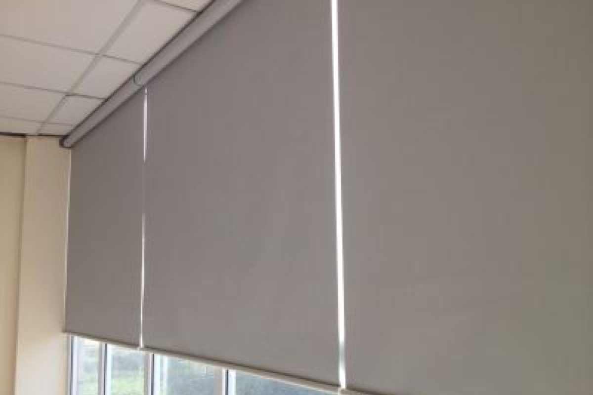 Rèm cuốn vải trơn xám