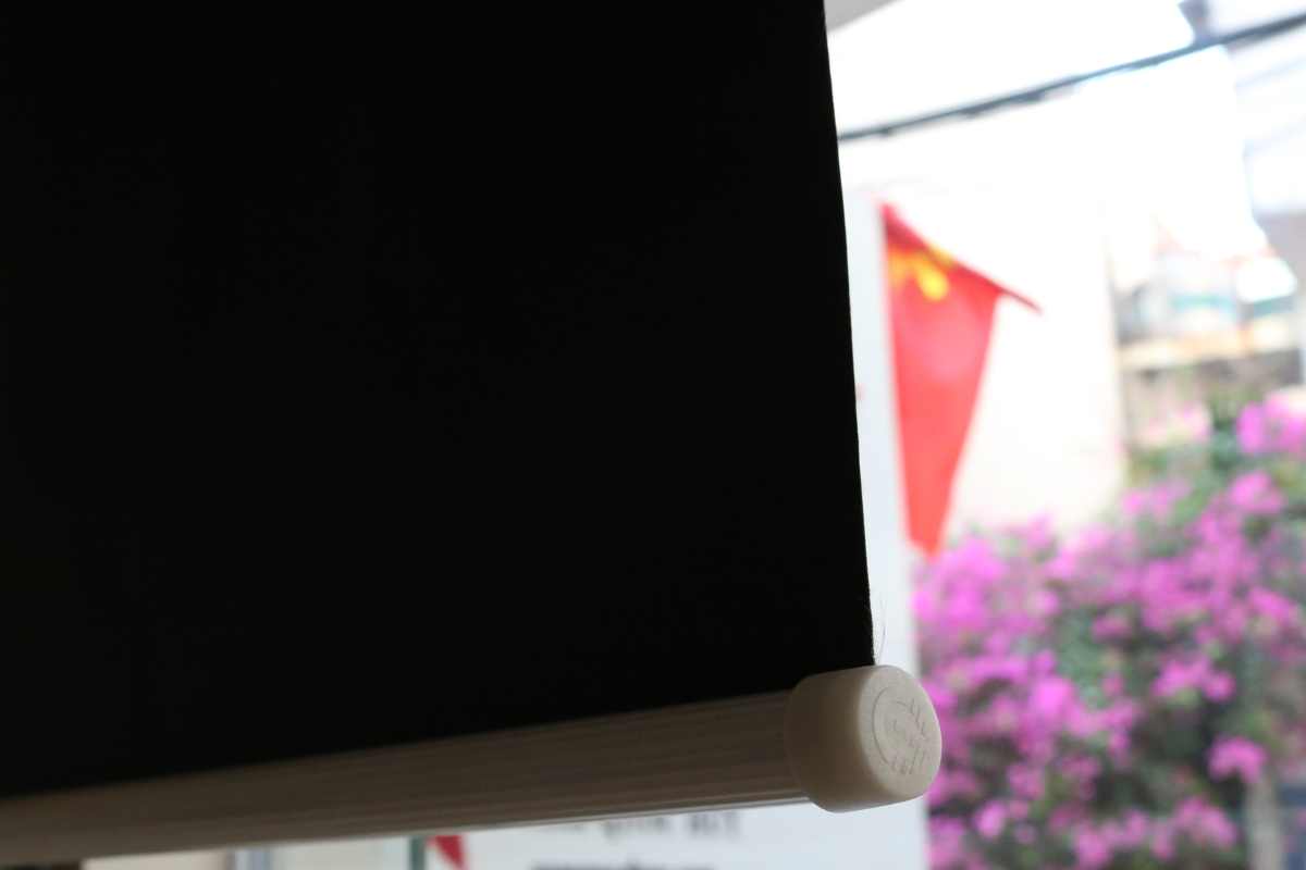 Rèm cuốn vải trơn đen