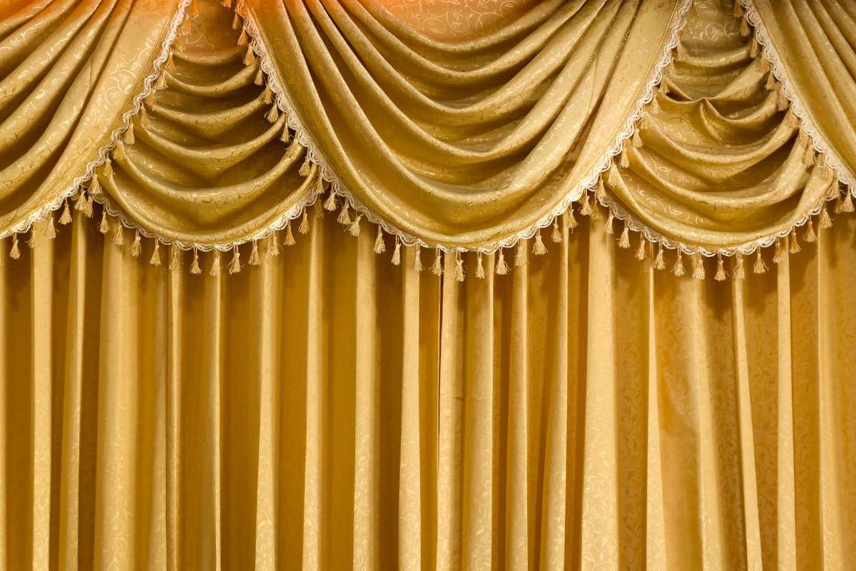 Rèm Vải Hoa Văn Cổ Điển